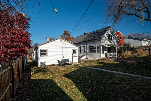 1821 E Euclid AVENUE, Milwaukee, WI 53207