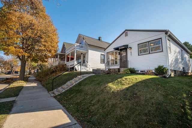 1821 E Euclid AVENUE, Milwaukee, WI 53207