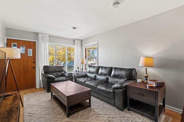 1821 E Euclid AVENUE, Milwaukee, WI 53207