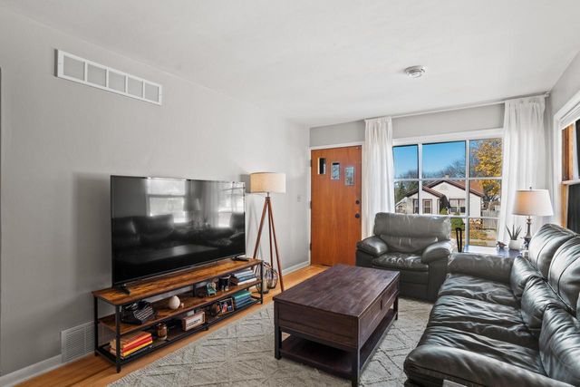 1821 E Euclid AVENUE, Milwaukee, WI 53207