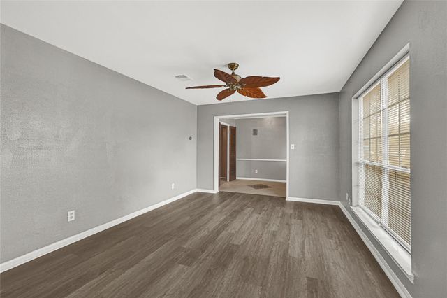 225 Saint Cloud Drive, Friendswood, TX 77546