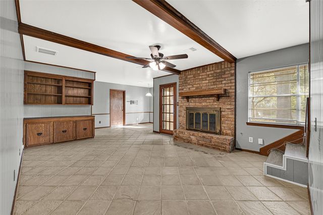 225 Saint Cloud Drive, Friendswood, TX 77546