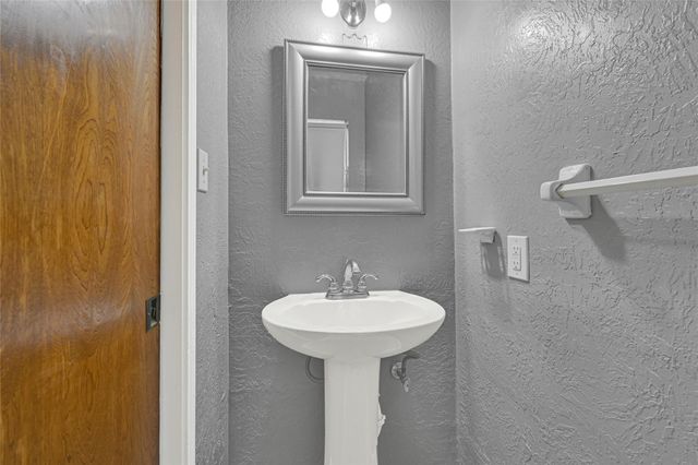 225 Saint Cloud Drive, Friendswood, TX 77546