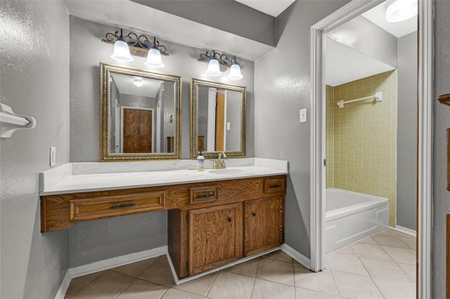 225 Saint Cloud Drive, Friendswood, TX 77546