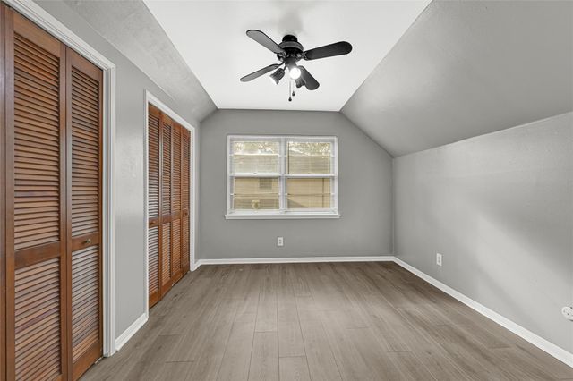 225 Saint Cloud Drive, Friendswood, TX 77546