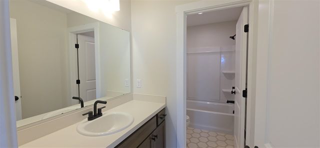 4830 Beesing Circle 18, Caledonia, MI 49316