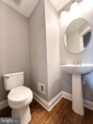 4201 TIMBER MEADOW DR, Fairfax, VA 22030