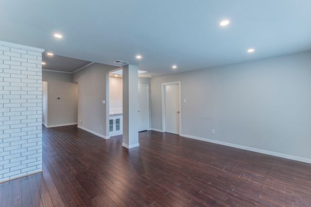 2532 Kingsridge Drive, Dallas, TX 75287