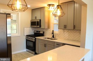 511 LOWTHER ST, Lemoyne, PA 17043