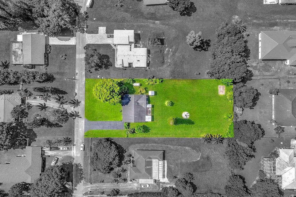 17041 SW 48th St, Southwest Ranches, FL 33331