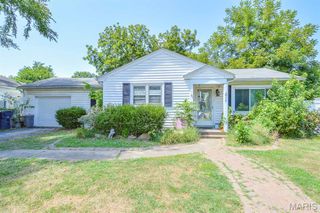 639 Royal Heights Road, Belleville, IL 62226