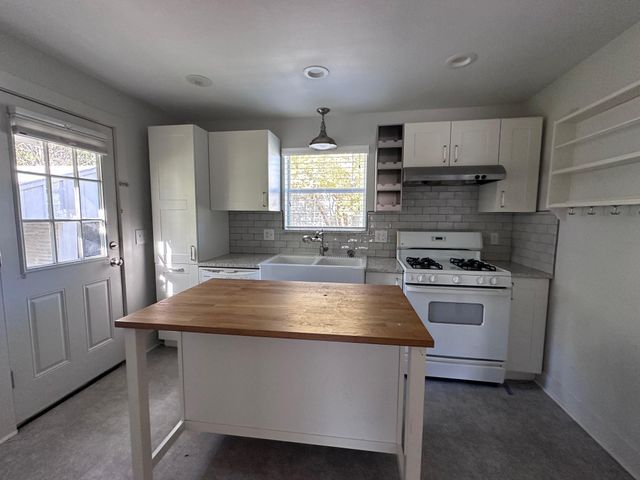 704 Jefferson ST, Bastrop, TX 78602