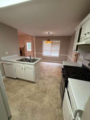 882 Whispering Way, Winder, GA 30680