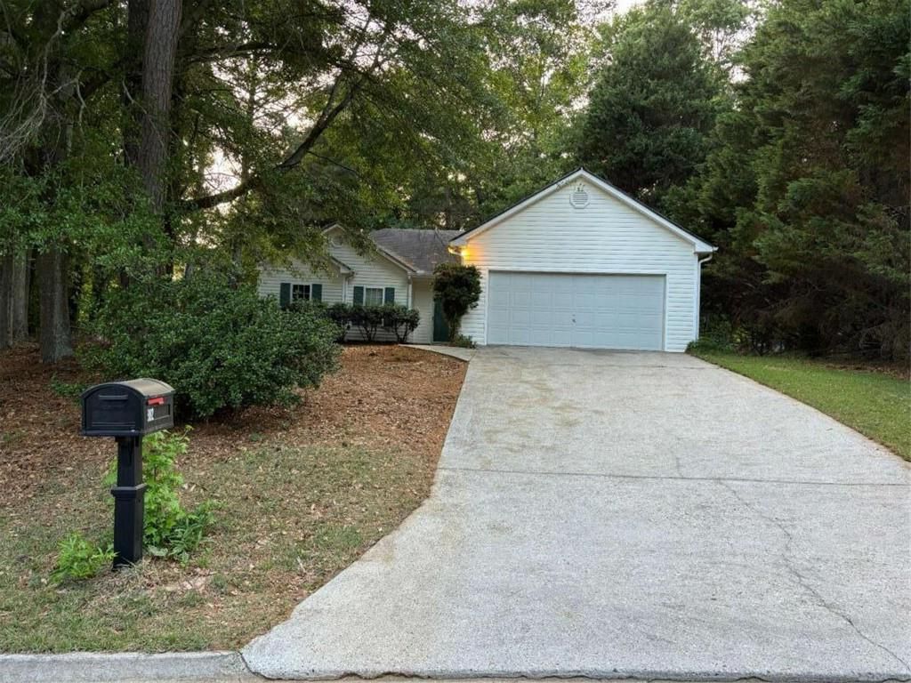 882 Whispering Way, Winder, GA 30680