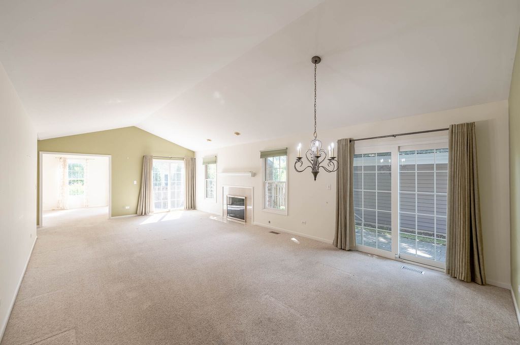 530 Park Barrington Way, Barrington, IL 60010 — photo 2