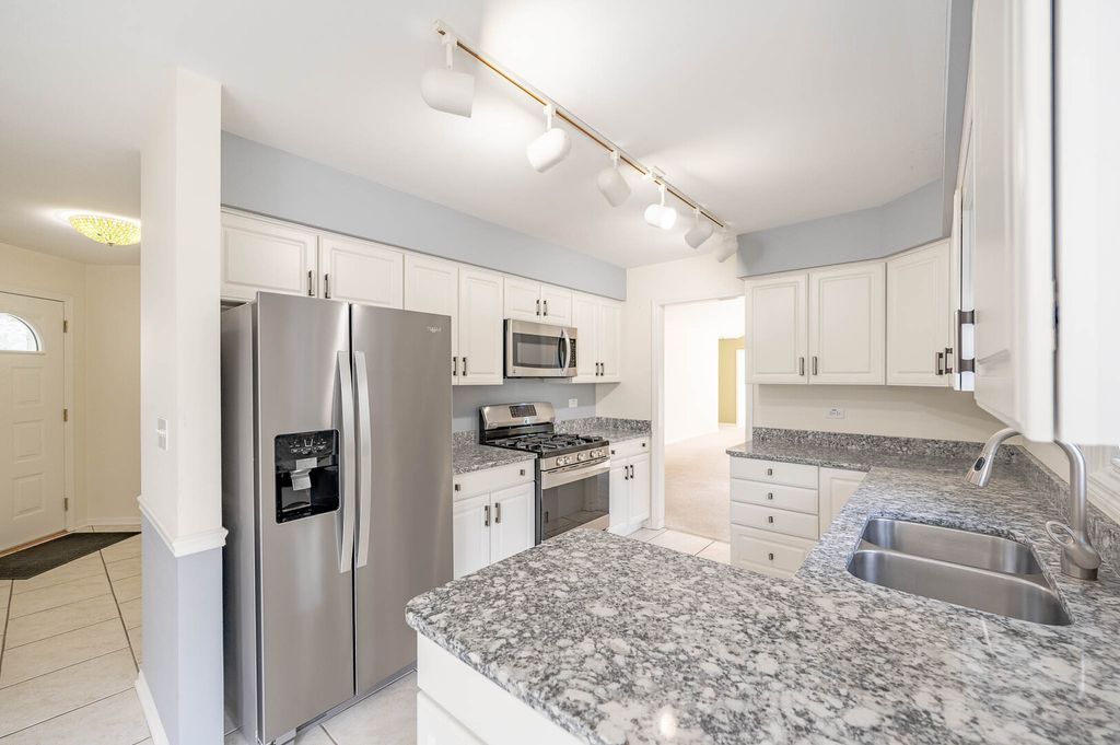 530 Park Barrington Way, Barrington, IL 60010 — photo 5