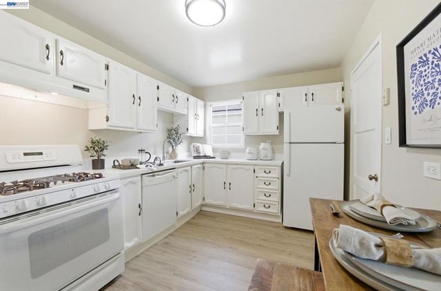 16035 Via Descanso, San Lorenzo, CA 94580