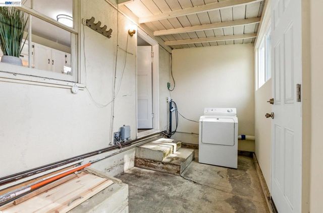 16035 Via Descanso, San Lorenzo, CA 94580