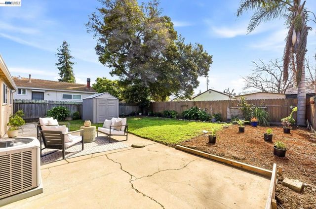 16035 Via Descanso, San Lorenzo, CA 94580