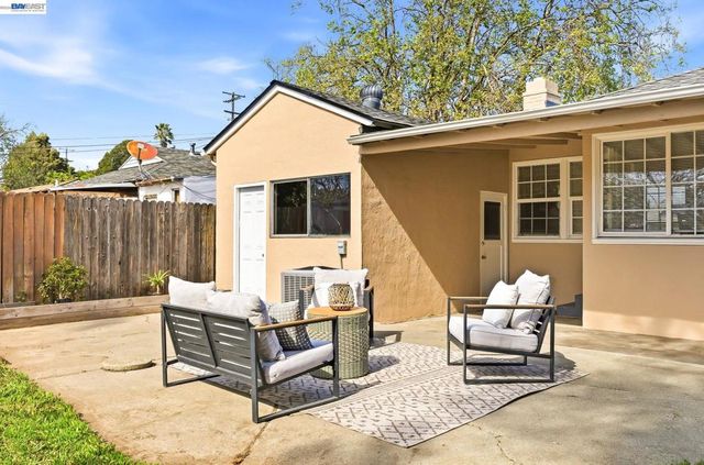 16035 Via Descanso, San Lorenzo, CA 94580