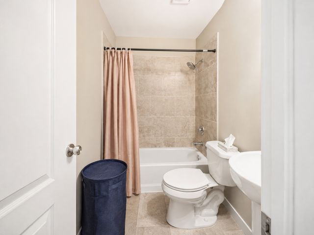 8 Oak Creek Drive 3803, Buffalo Grove, IL 60089