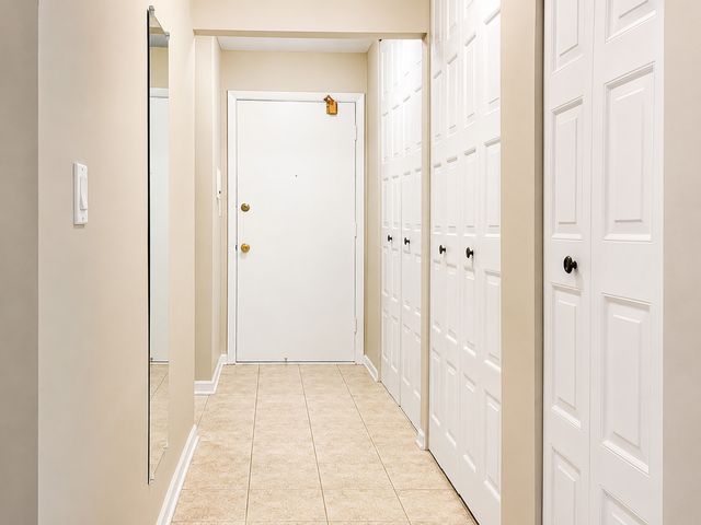 8 Oak Creek Drive 3803, Buffalo Grove, IL 60089