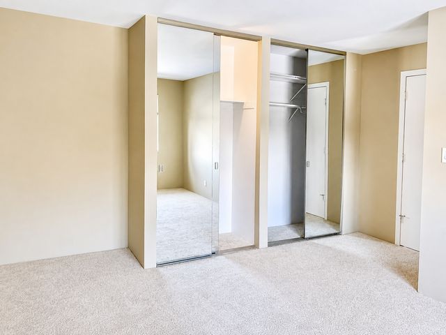 8 Oak Creek Drive 3803, Buffalo Grove, IL 60089