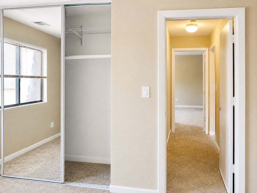 8 Oak Creek Drive 3803, Buffalo Grove, IL 60089