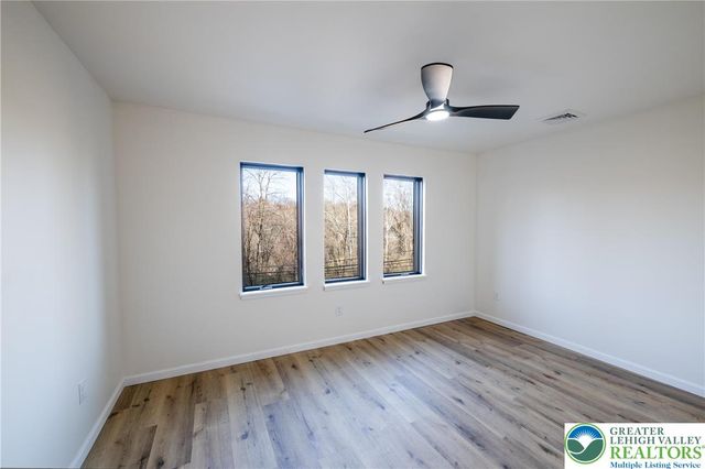 111 Main Street, Glendon Boro, PA 18042