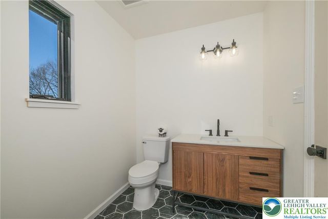 111 Main Street, Glendon Boro, PA 18042