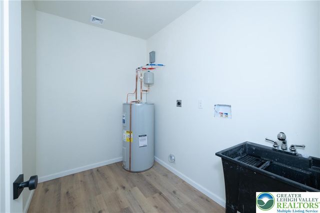 111 Main Street, Glendon Boro, PA 18042