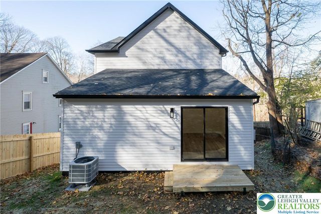 111 Main Street, Glendon Boro, PA 18042