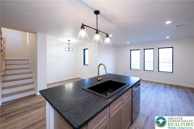 111 Main Street, Glendon Boro, PA 18042