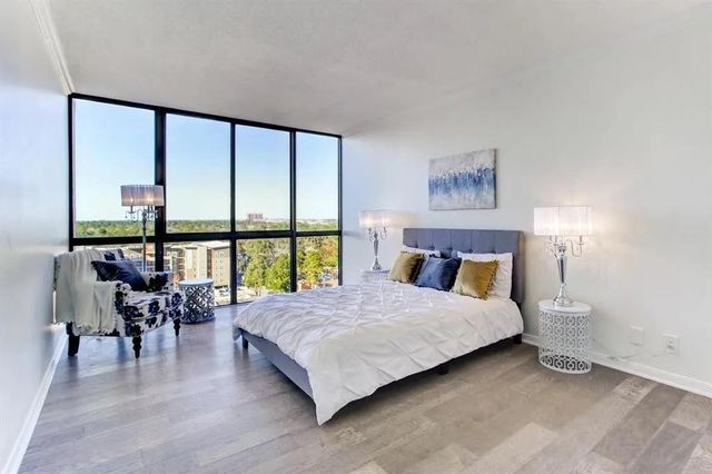 5001 Woodway Drive 1405, Houston, TX 77056