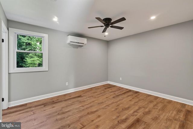 90 SCHOOLHOUSE LN, Coatesville, PA 19320