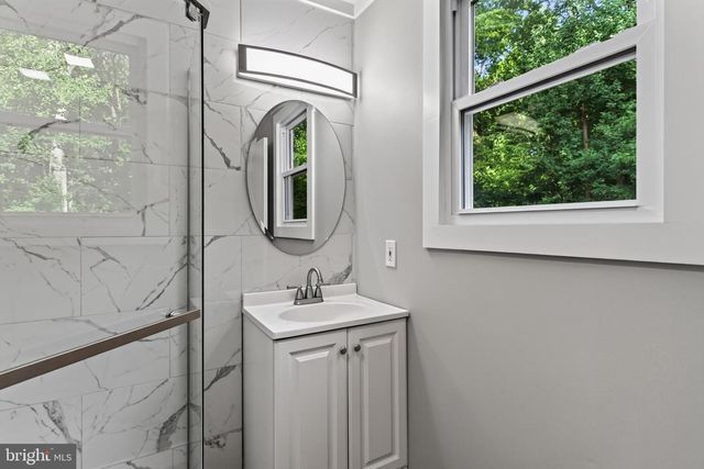 90 SCHOOLHOUSE LN, Coatesville, PA 19320