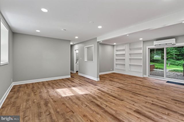 90 SCHOOLHOUSE LN, Coatesville, PA 19320