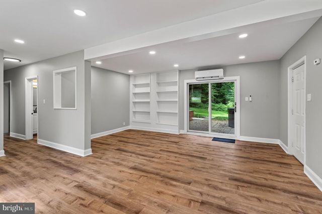 90 SCHOOLHOUSE LN, Coatesville, PA 19320