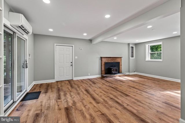 90 SCHOOLHOUSE LN, Coatesville, PA 19320