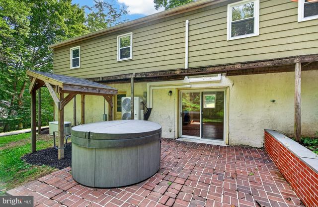 90 SCHOOLHOUSE LN, Coatesville, PA 19320