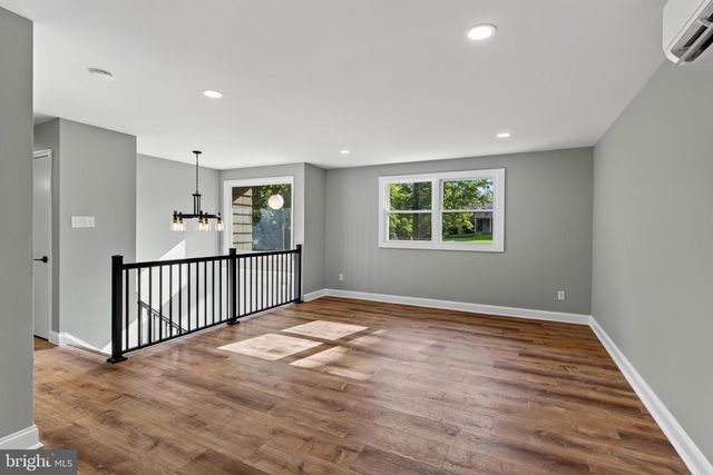 90 SCHOOLHOUSE LN, Coatesville, PA 19320