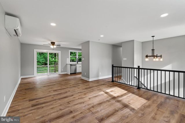 90 SCHOOLHOUSE LN, Coatesville, PA 19320