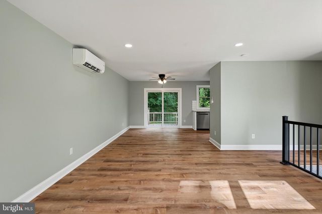 90 SCHOOLHOUSE LN, Coatesville, PA 19320