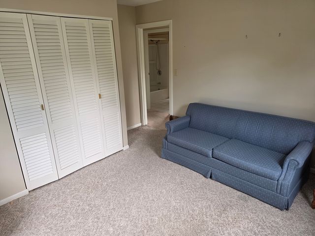36 Ridgewood Rd, New Bedford, MA 02745