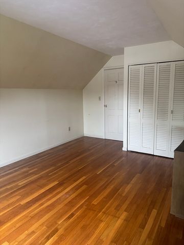 36 Ridgewood Rd, New Bedford, MA 02745