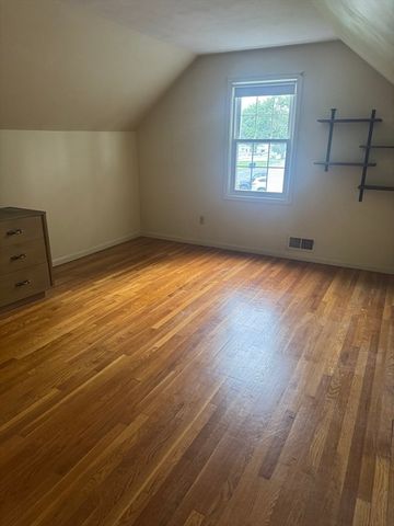 36 Ridgewood Rd, New Bedford, MA 02745