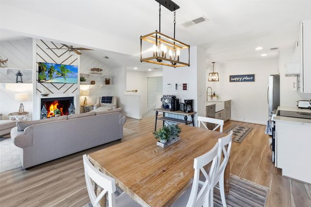 3914 Knollcrest Drive, Montgomery, TX 77356