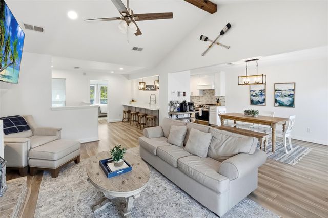 3914 Knollcrest Drive, Montgomery, TX 77356