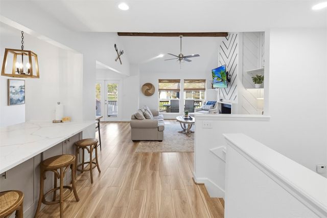 3914 Knollcrest Drive, Montgomery, TX 77356