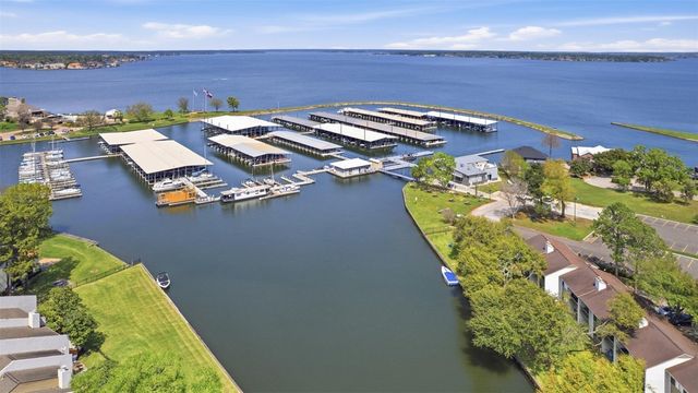 3914 Knollcrest Drive, Montgomery, TX 77356